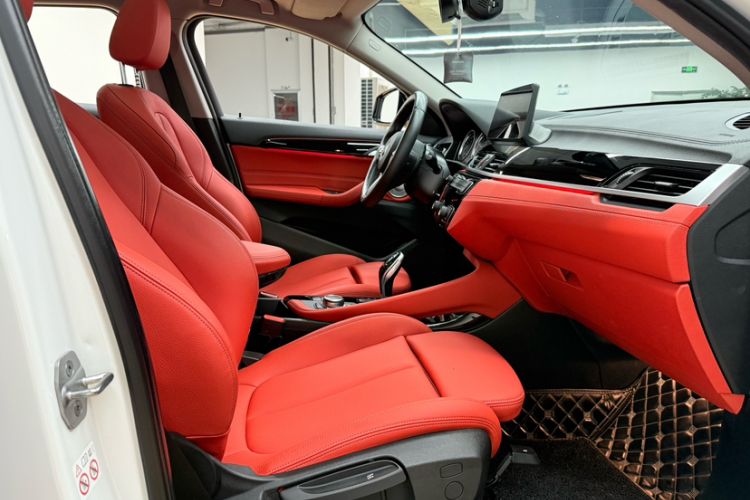 Used BMW X2 2022 sDrive25i M Sport Package Interior 9