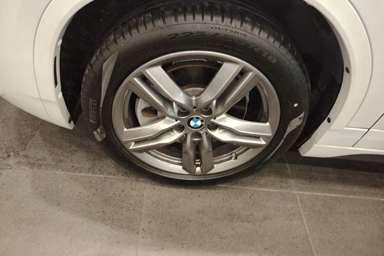 Used BMW X2 2022 sDrive25i M Sport Package Left Front Wheel Hub