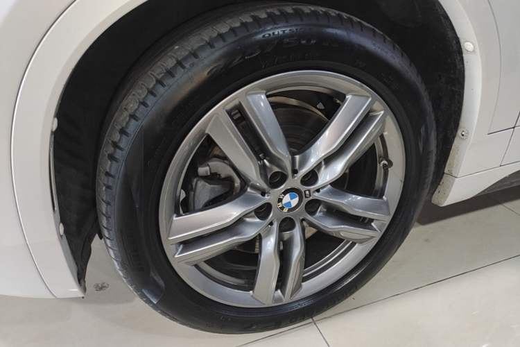 Used BMW X2 2022 sDrive25i M Sport Package Left Front Wheel Hub
