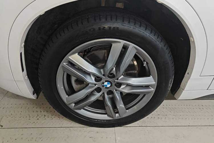 Used BMW X2 2022 sDrive25i M Sport Package Left Front Wheel Hub