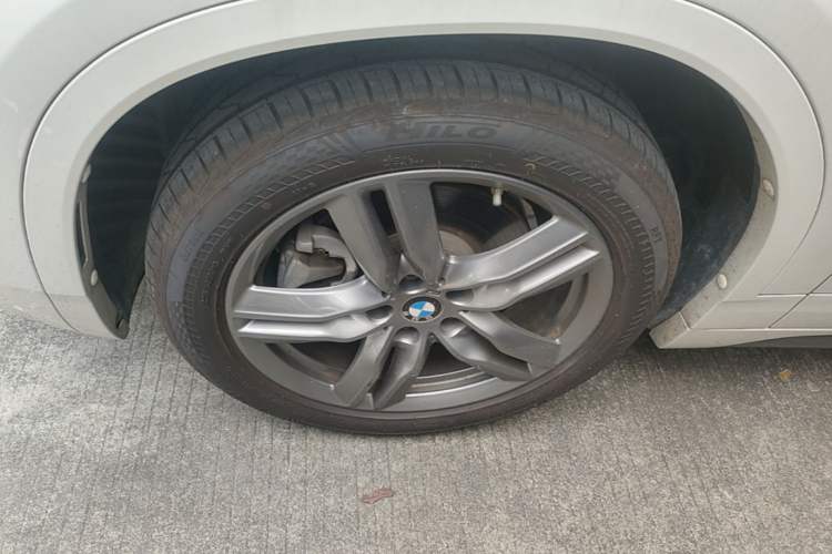 Used BMW X2 2022 sDrive25i M Sport Package Left Front Wheel Hub