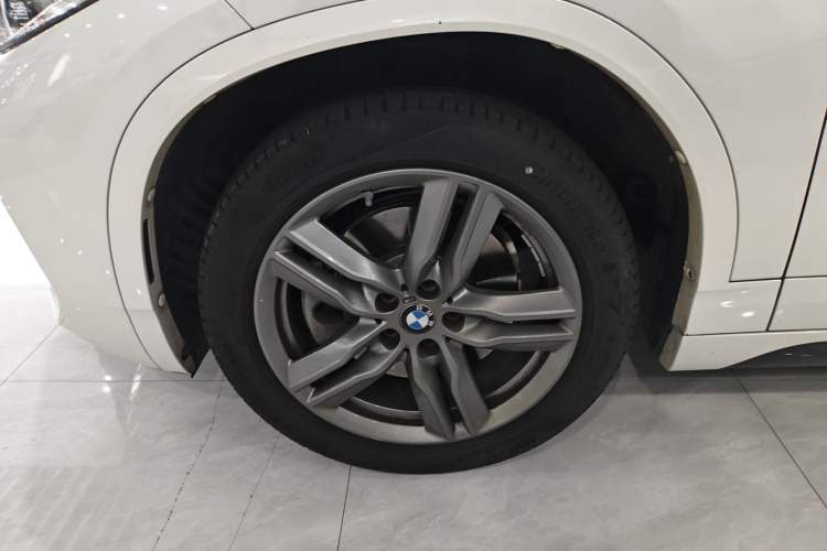 Used BMW X2 2022 sDrive25i M Sport Package Left Front Wheel Hub
