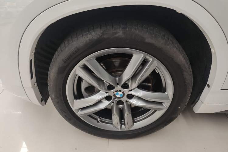 Used BMW X2 2022 sDrive25i M Sport Package Left Front Wheel Hub