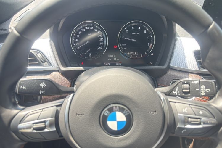 Used BMW X2 2022 sDrive25i Midnight Edition Odometer Close Up