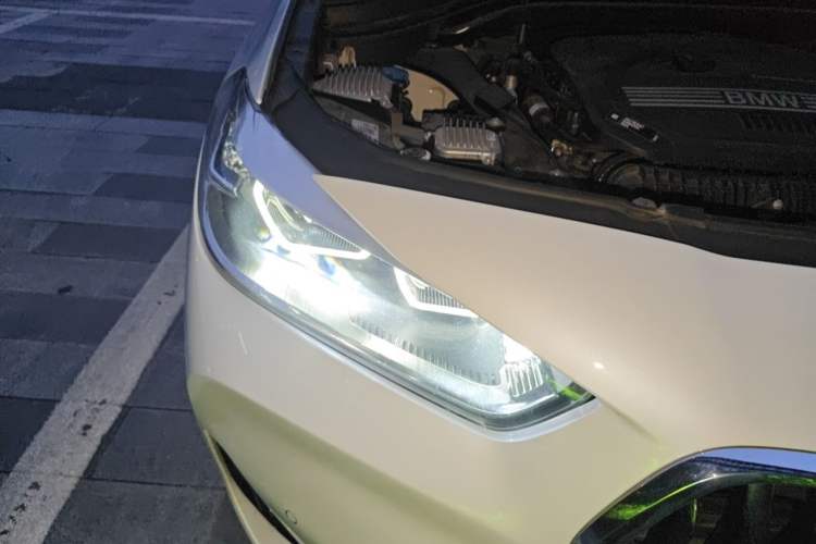 Used BMW X2 2022 sDrive25i M Sport Package Right Front Headlight