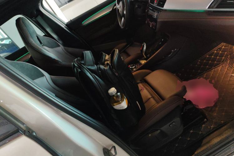 Used BMW X2 2022 sDrive25i Midnight Edition Right Front Seat