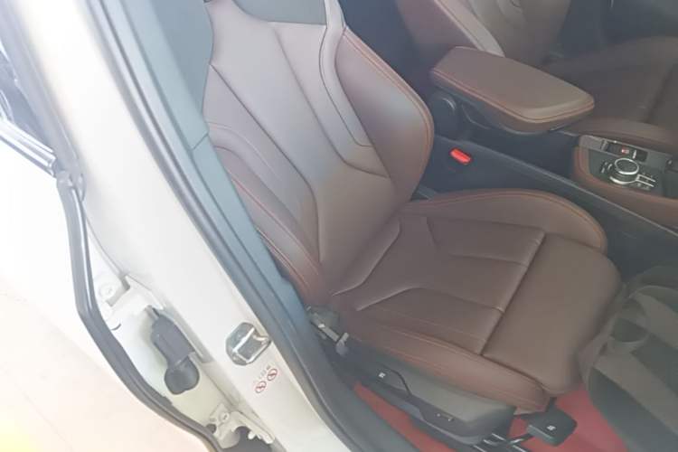 Used BMW X2 2022 sDrive25i Midnight Edition Right Front Seat
