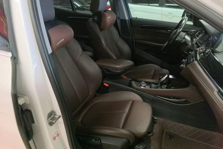 Used BMW X2 2022 sDrive25i M Sport Package Right Front Seat