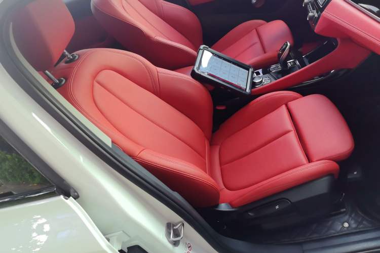 Used BMW X2 2022 sDrive25i M Sport Package Right Front Seat