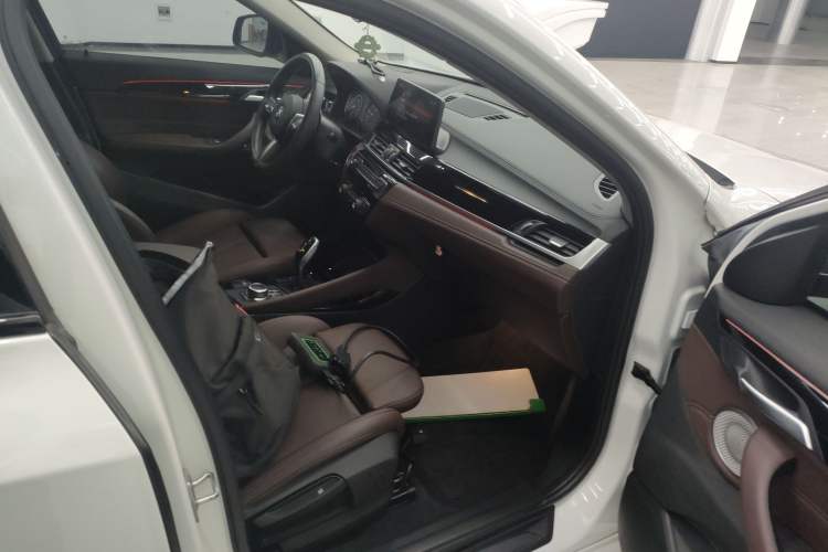 Used BMW X2 2022 sDrive25i M Sport Package Right Front Seat