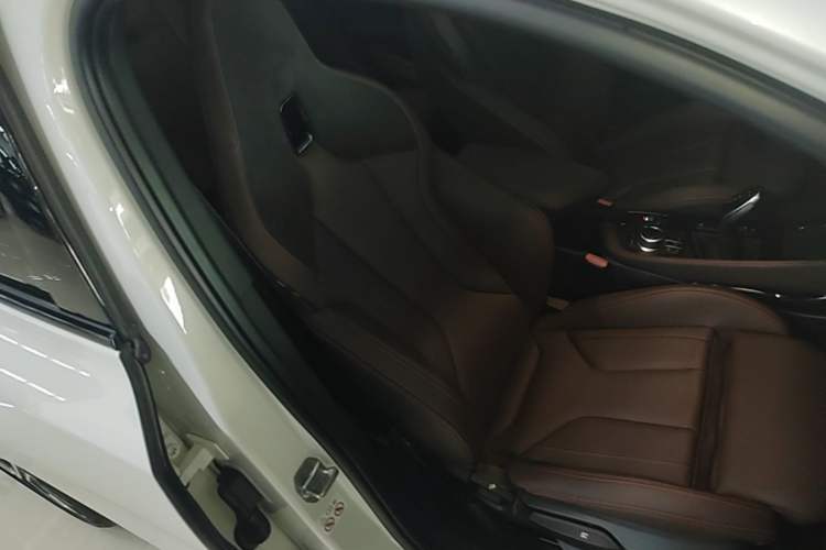 Used BMW X2 2022 xDrive25i Midnight Edition Right Front Seat