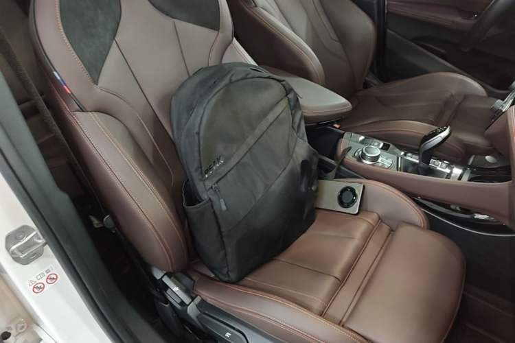 Used BMW X2 2022 xDrive25i Midnight Edition Right Front Seat