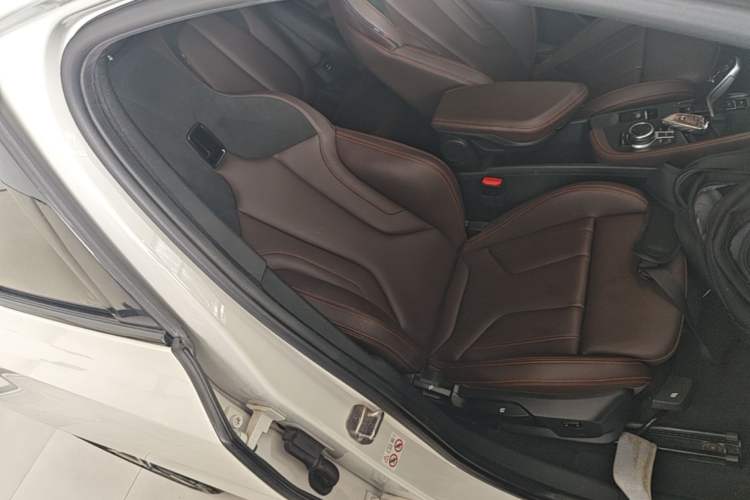 Used BMW X2 2022 xDrive25i Midnight Edition Right Front Seat