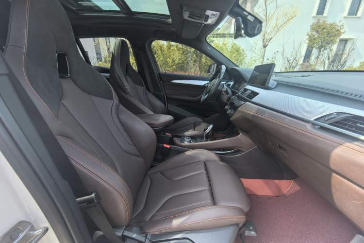 Used BMW X2 2022 sDrive25i Midnight Edition Right Front Seat