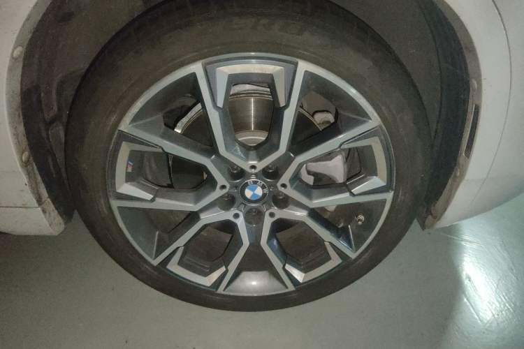 Used BMW X2 2022 xDrive25i Midnight Edition Right Front Wheel Hub
