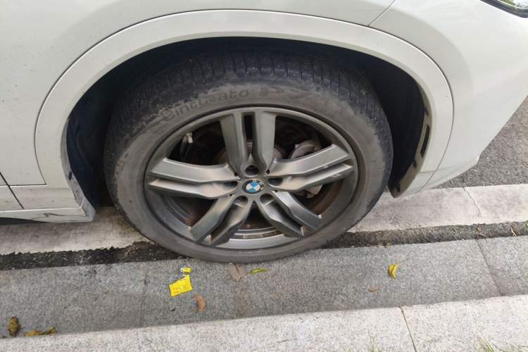Used BMW X2 2022 sDrive25i M Sport Package Right Front Wheel Hub