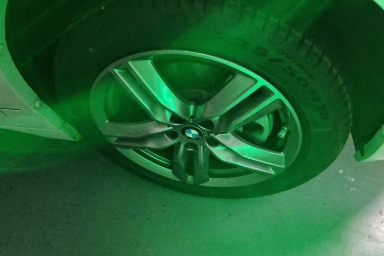 Used BMW X2 2022 sDrive25i M Sport Package Right Front Wheel Hub