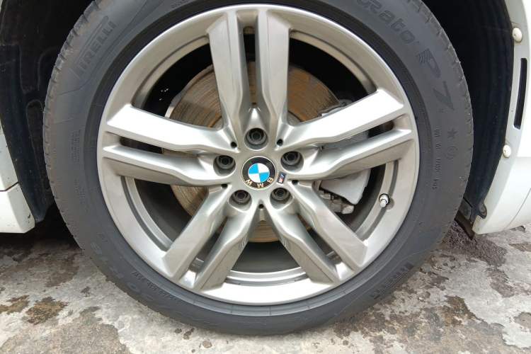 Used BMW X2 2022 sDrive25i M Sport Package Right Front Wheel Hub