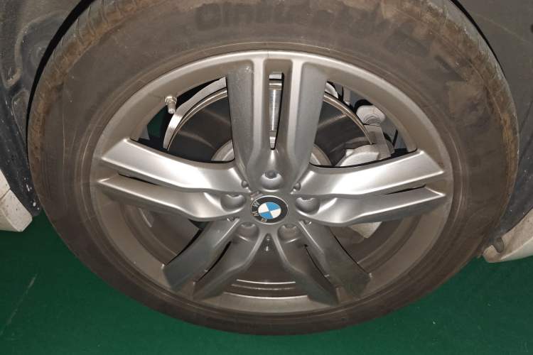 Used BMW X2 2022 sDrive25i M Sport Package Right Front Wheel Hub