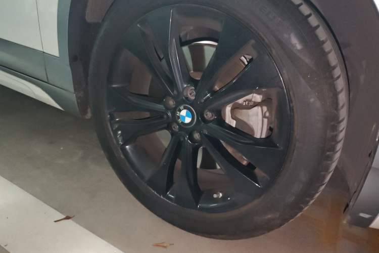Used BMW X2 2022 sDrive25i M Sport Package Right Front Wheel Hub