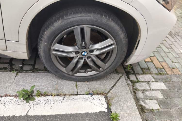 Used BMW X2 2022 sDrive25i M Sport Package Right Front Wheel Hub