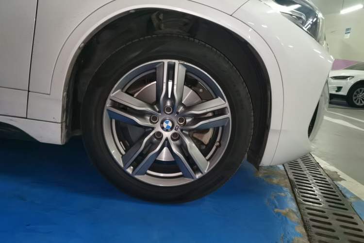 Used BMW X2 2022 sDrive25i M Sport Package Right Front Wheel Hub