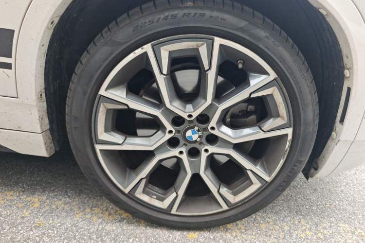 Used BMW X2 2022 sDrive25i Midnight Edition Right Front Wheel Hub