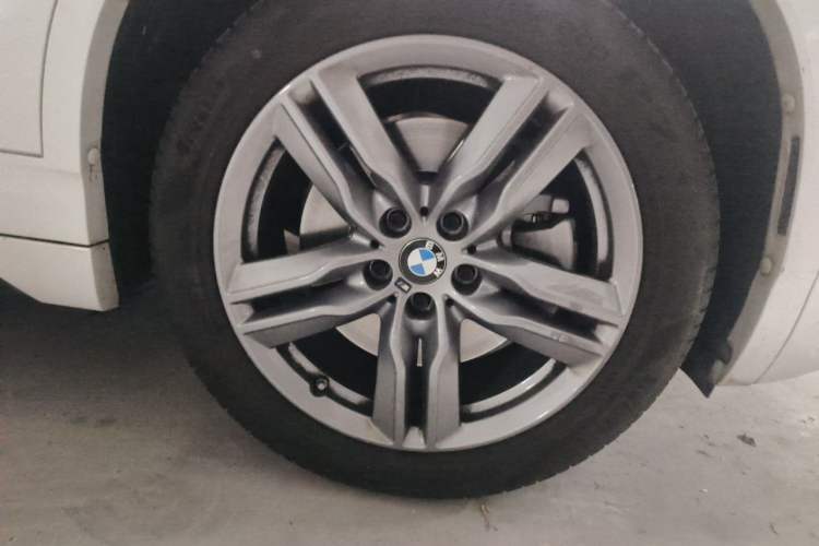 Used BMW X2 2022 sDrive25i M Sport Package Right Front Wheel Hub