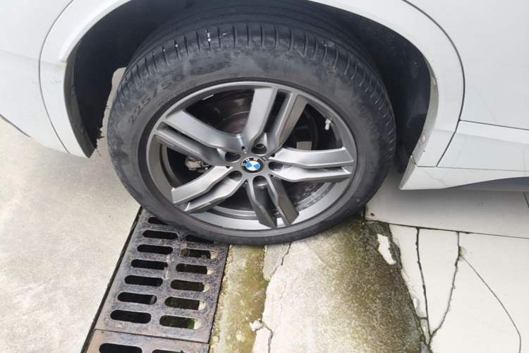 Used BMW X2 2022 sDrive25i M Sport Package Right Rear Wheel Hub