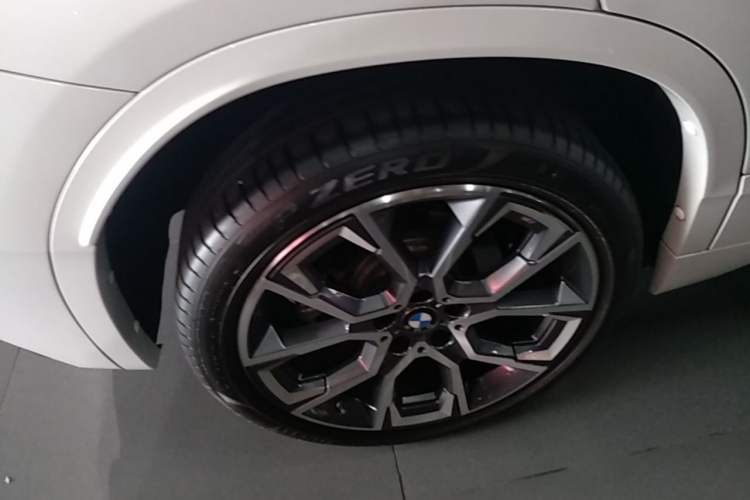 Used BMW X2 2022 xDrive25i Midnight Edition Right Rear Wheel Hub