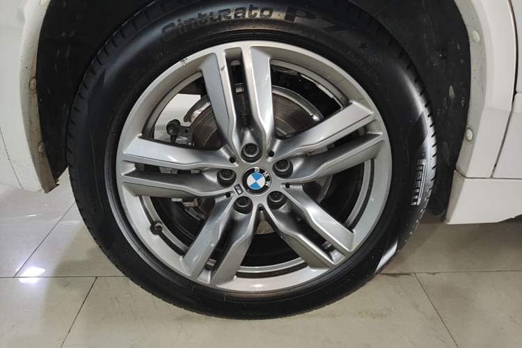 Used BMW X2 2022 sDrive25i M Sport Package Right Rear Wheel Hub