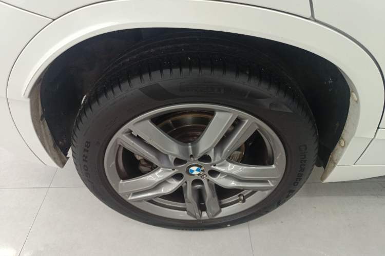 Used BMW X2 2022 sDrive25i M Sport Package Right Rear Wheel Hub