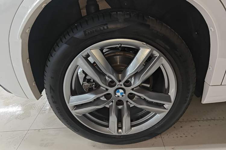Used BMW X2 2022 sDrive25i M Sport Package Right Rear Wheel Hub