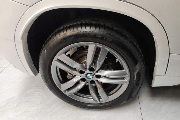 Used BMW X2 2022 sDrive25i M Sport Package Right Rear Wheel Hub