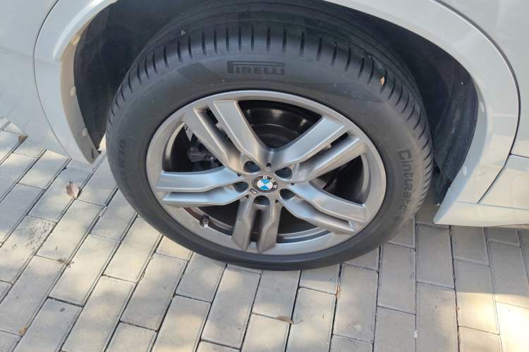 Used BMW X2 2022 sDrive25i M Sport Package Right Rear Wheel Hub