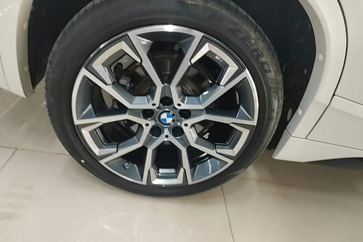 Used BMW X2 2022 xDrive25i Midnight Edition Right Rear Wheel Hub