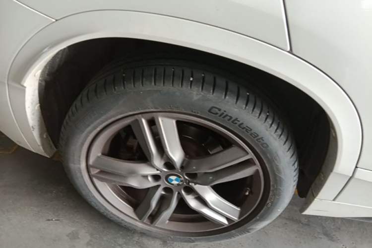 Used BMW X2 2022 sDrive25i M Sport Package Right Rear Wheel Hub