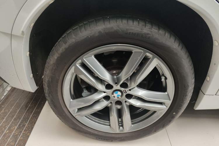 Used BMW X2 2022 sDrive25i M Sport Package Right Rear Wheel Hub