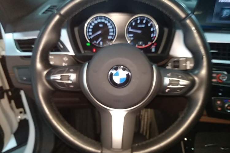Used BMW X2 2022 xDrive25i Midnight Edition Steering Wheel