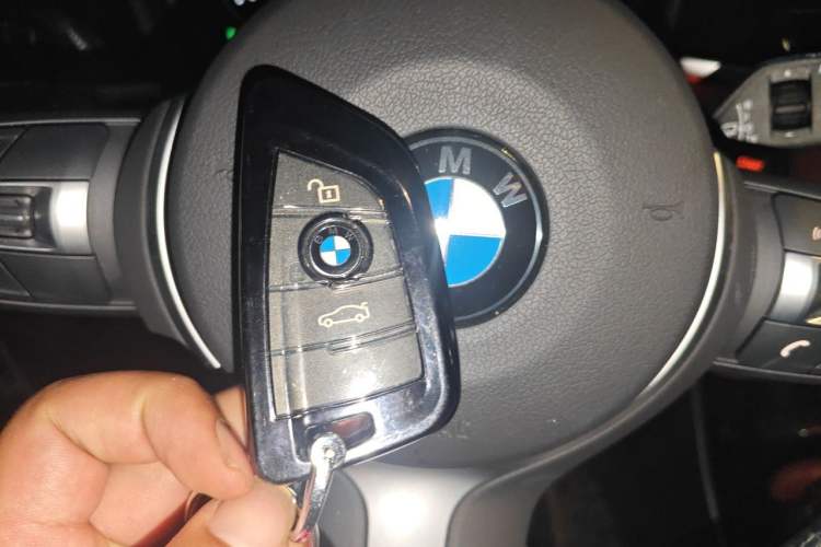 Used BMW X2 2022 sDrive25i M Sport Package Vehicle Key