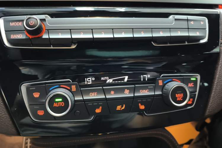 Used BMW X2 2022 xDrive25i Midnight Edition Audio And AC Panel