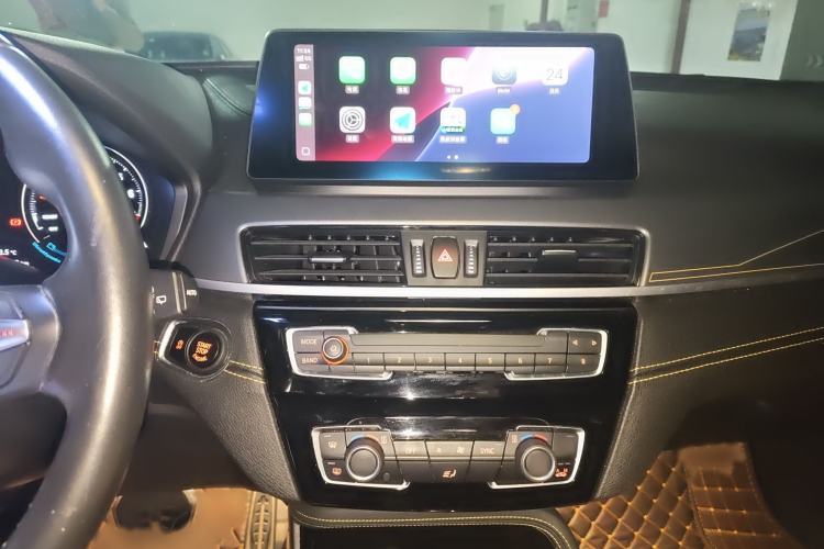 Used BMW X2 2023 sDrive 25i Shining Edition Audio And AC Panel