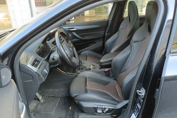 Used BMW X2 2023 xDrive 25i Shining Edition Left Front Seat