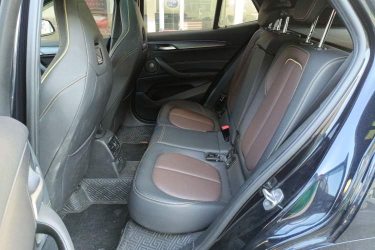 Used BMW X2 2023 xDrive 25i Shining Edition Left Rear Seat