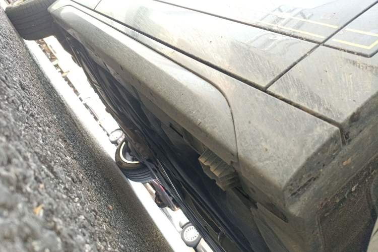 Used BMW X2 2023 xDrive 25i Shining Edition Right Side Sill