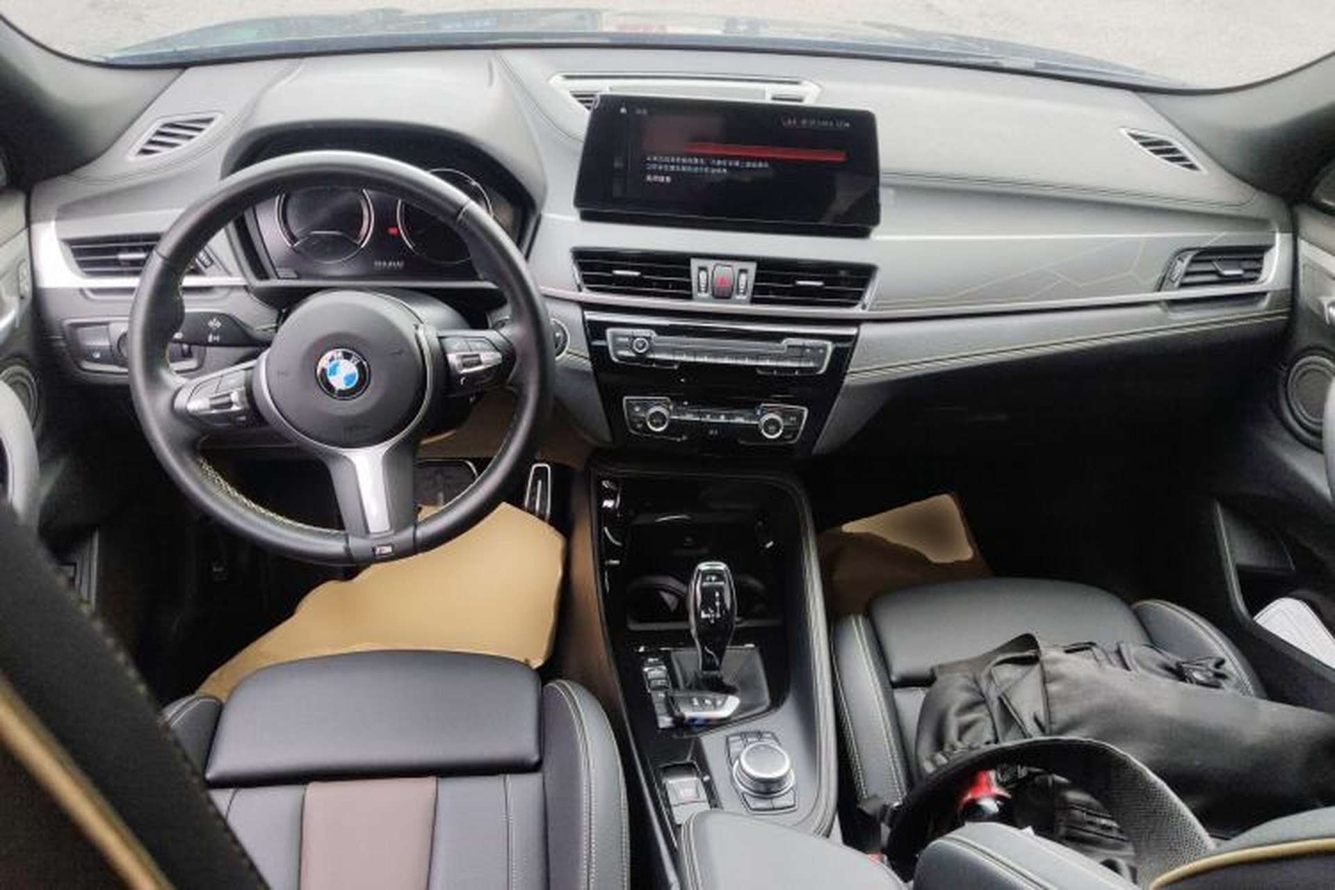 Used BMW X2 2023 xDrive 25i Shining Edition Center Console