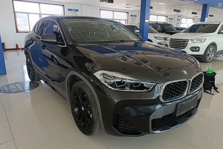 Used BMW X2 2023 sDrive25i M Sport Package Front Right 45 Deg