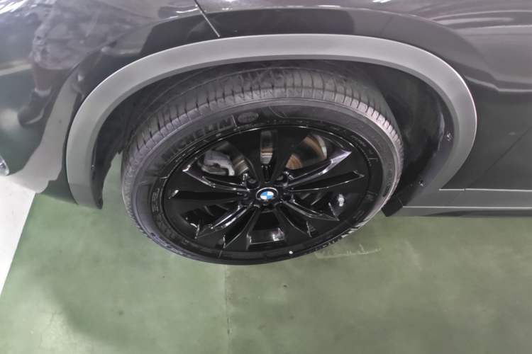 Used BMW X2 2023 sDrive25i M Sport Package Left Front Wheel Hub
