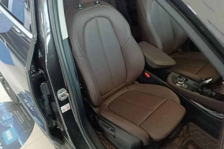 Used BMW X2 2023 sDrive25i M Sport Package Right Front Seat