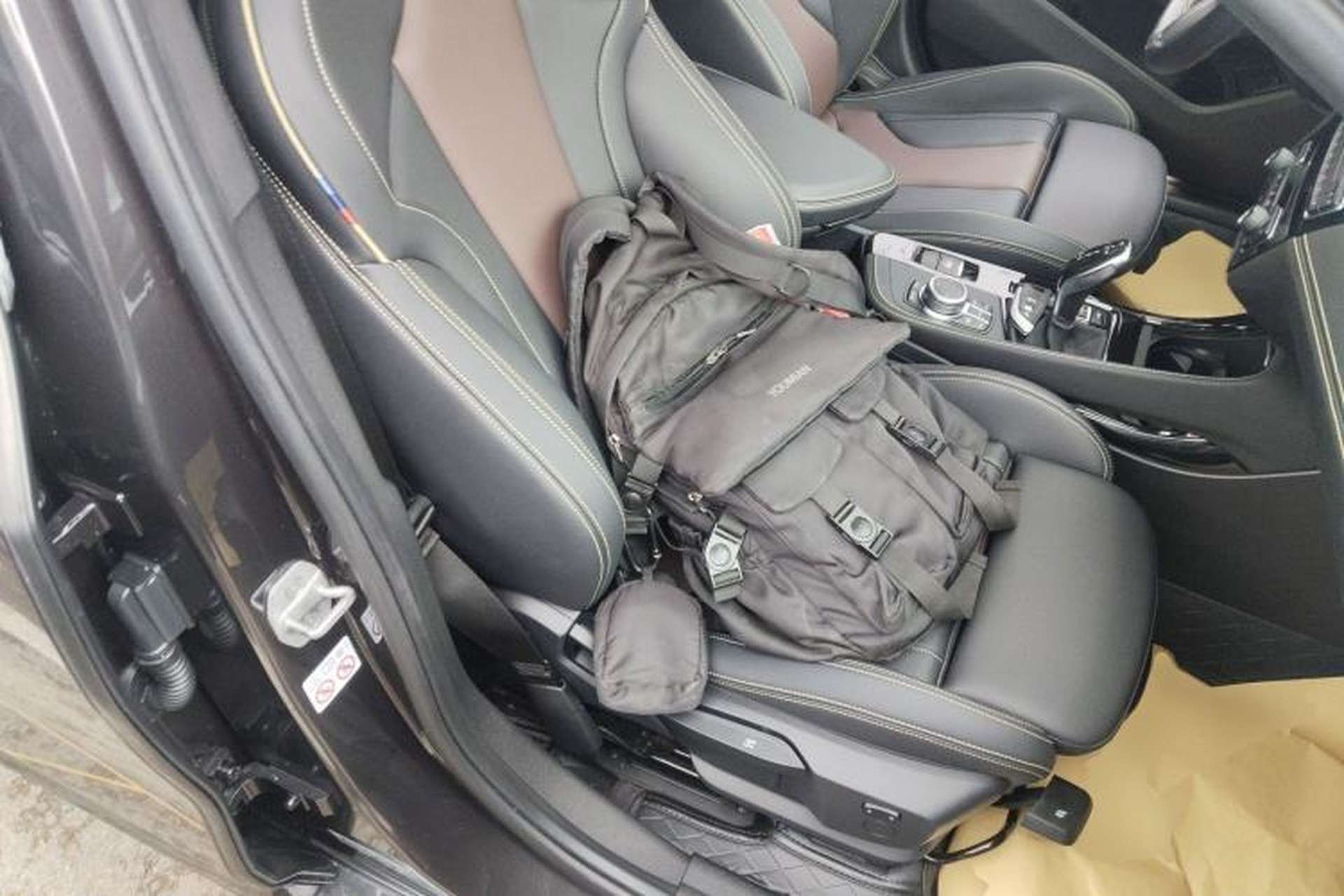 Used BMW X2 2023 xDrive 25i Shining Edition Right Front Seat